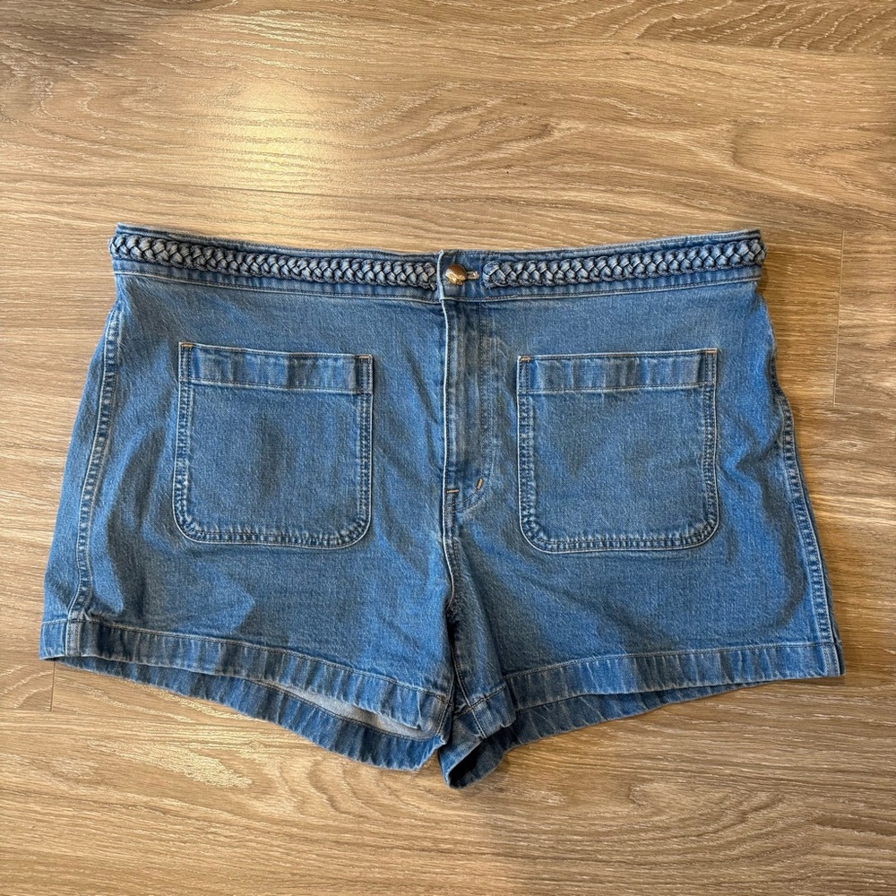 Lisa Says Gah x Madewell Summer Shorts with Seashell Button and Braiding Detail